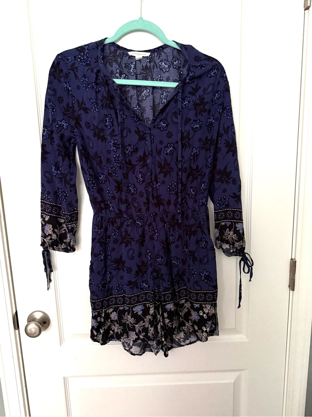 Women’s Navy Blue Floral V-Neck 3/4 Sleeve Romper
